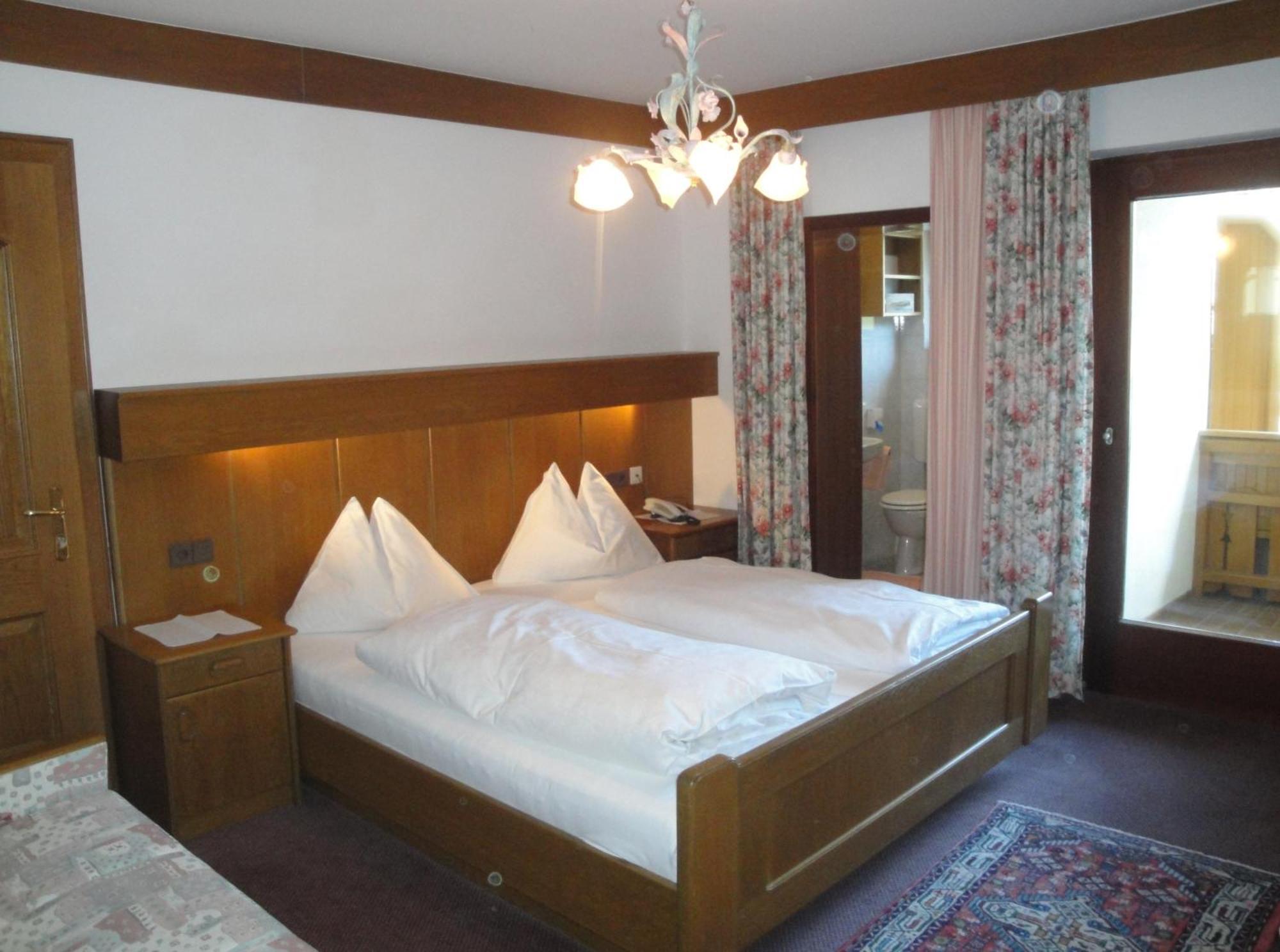 Pension & Appartement Steinwender บาด ไคลน์เคิร์ชไฮม์ ภายนอก รูปภาพ