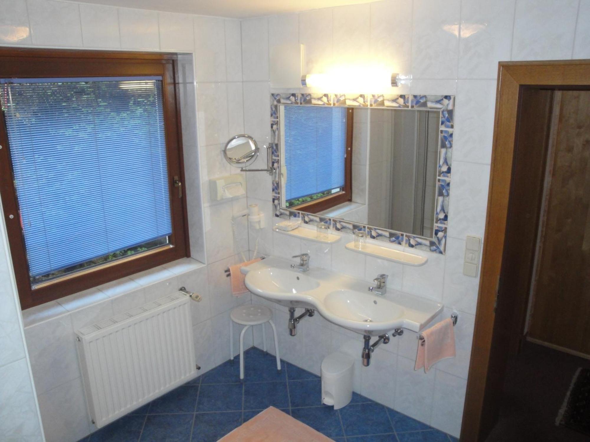 Pension & Appartement Steinwender บาด ไคลน์เคิร์ชไฮม์ ภายนอก รูปภาพ